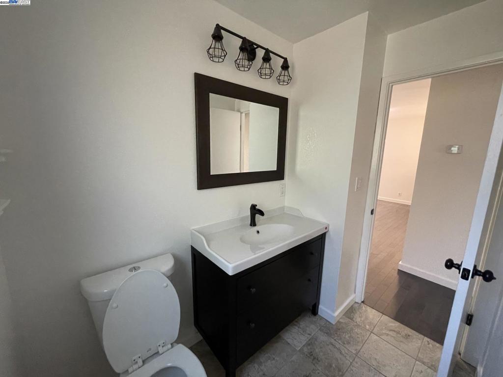 OAK CENTER - Residential Lease