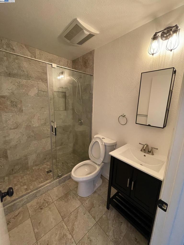 OAK CENTER - Residential Lease