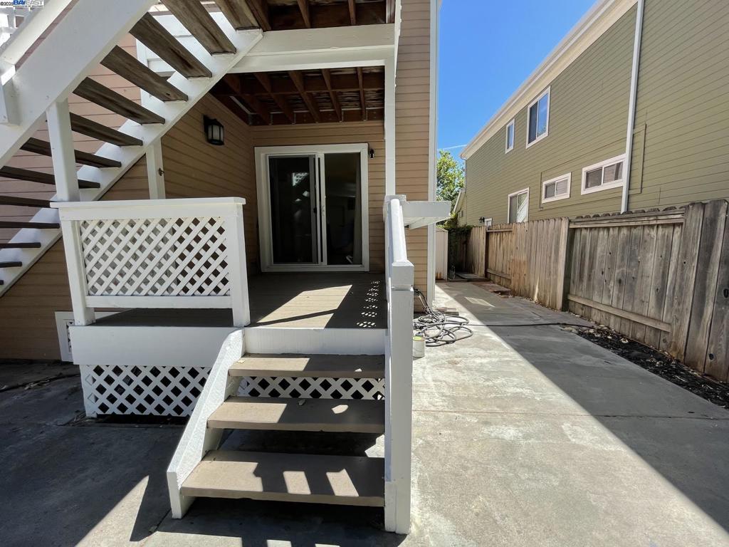 OAK CENTER - Residential Lease