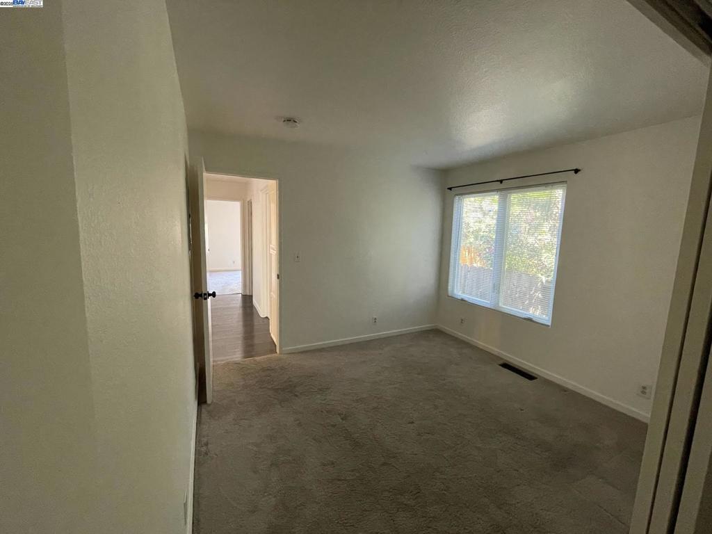 OAK CENTER - Residential Lease