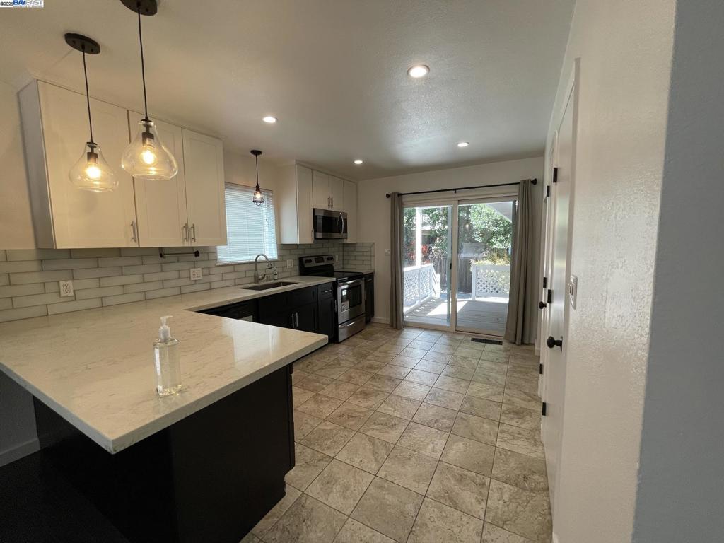 OAK CENTER - Residential Lease
