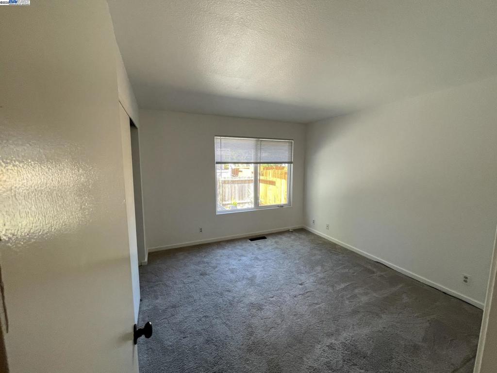 OAK CENTER - Residential Lease