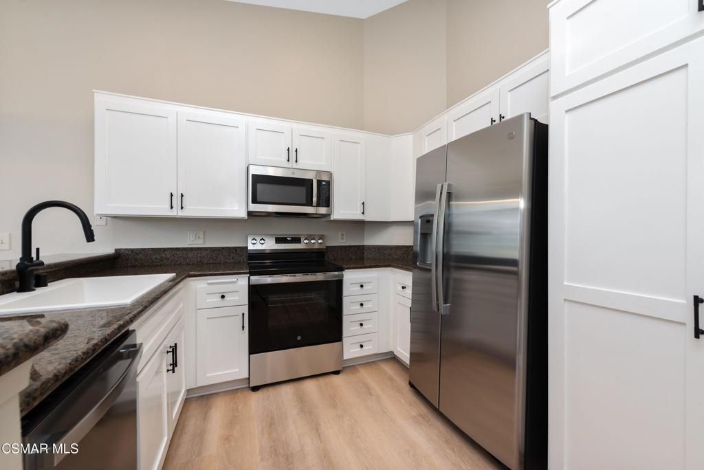 Photo of 2474 Pleasant Way #P, Thousand Oaks, CA 91362 (MLS # 226000701)