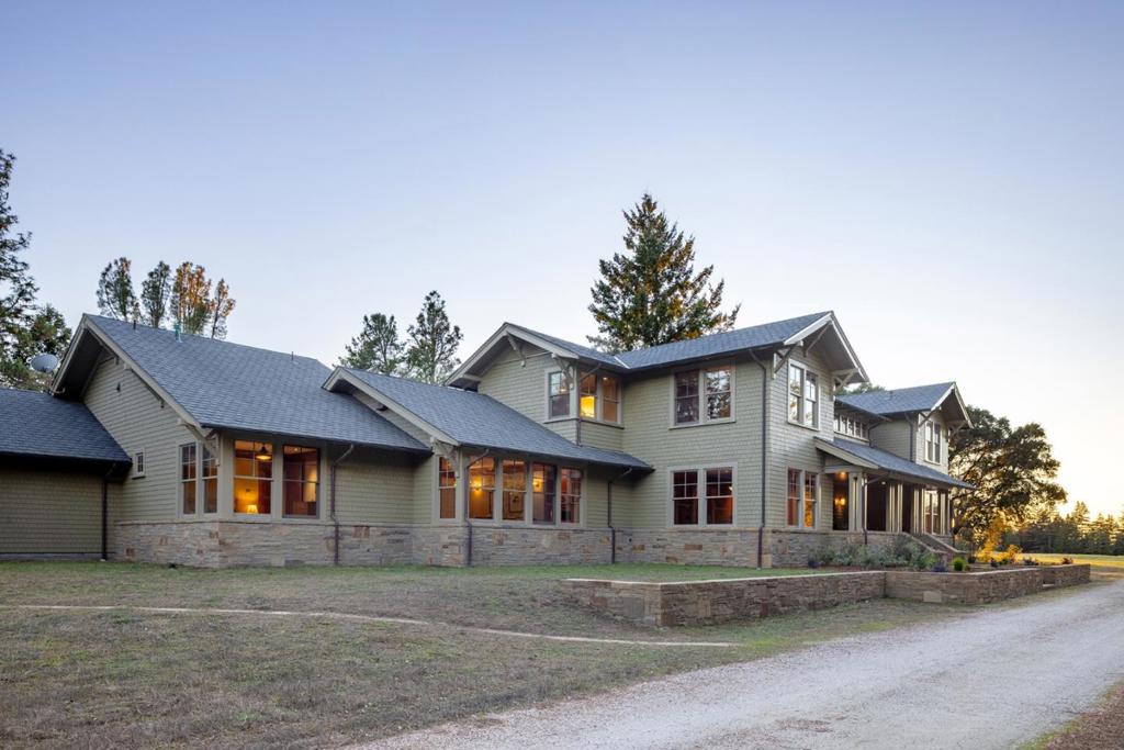 420 Bonnie Brae