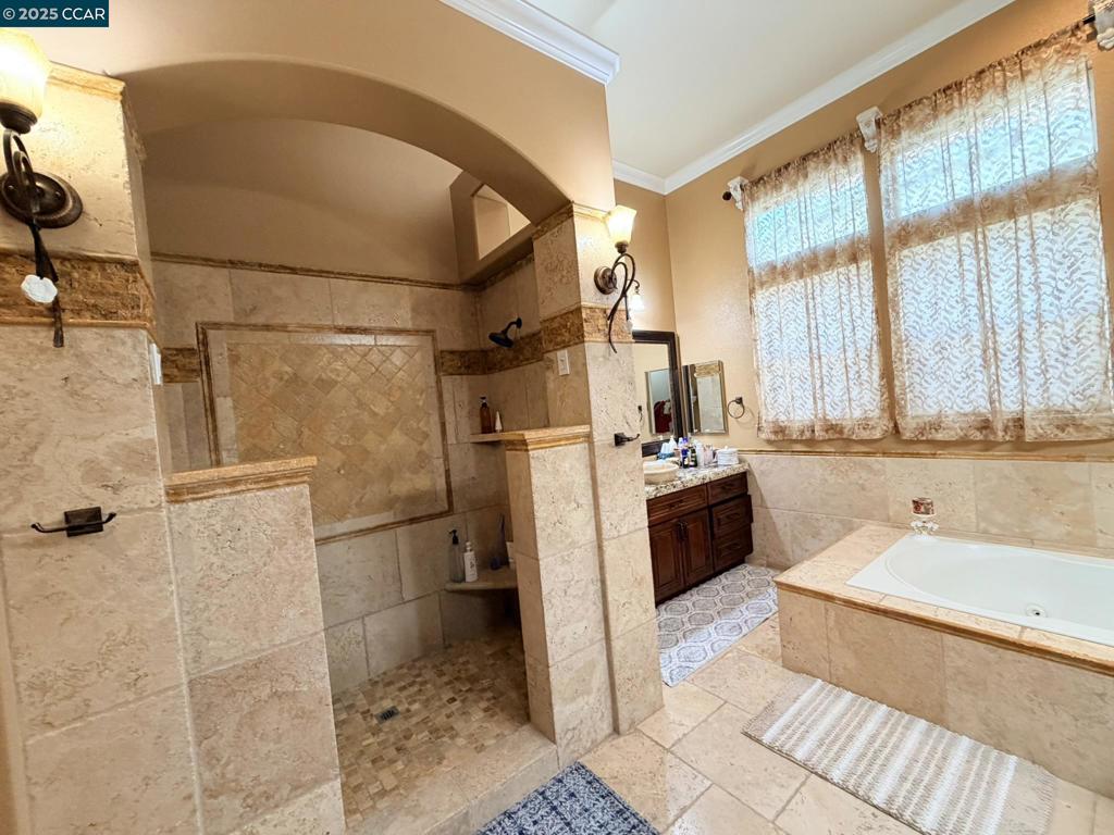 DELTA WATERFRONT ACCESS - Residential