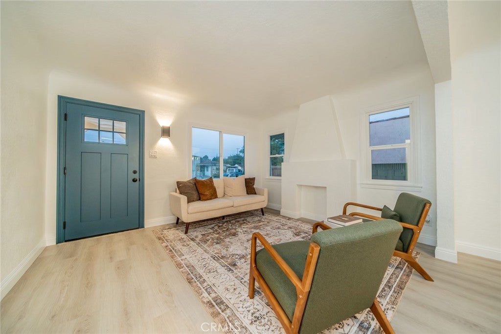 1315 E 55th