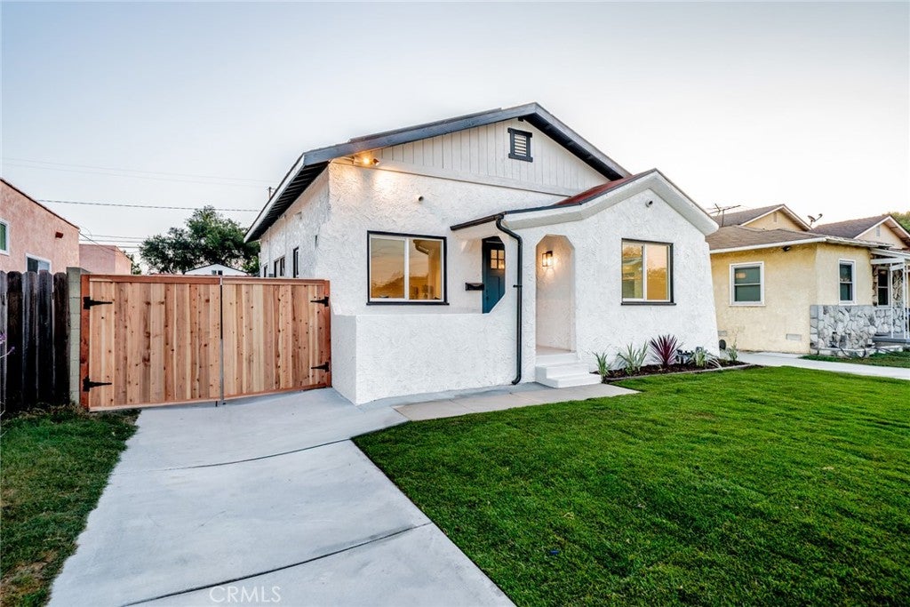 1315 E 55th
