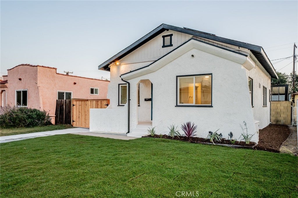 1315 E 55th