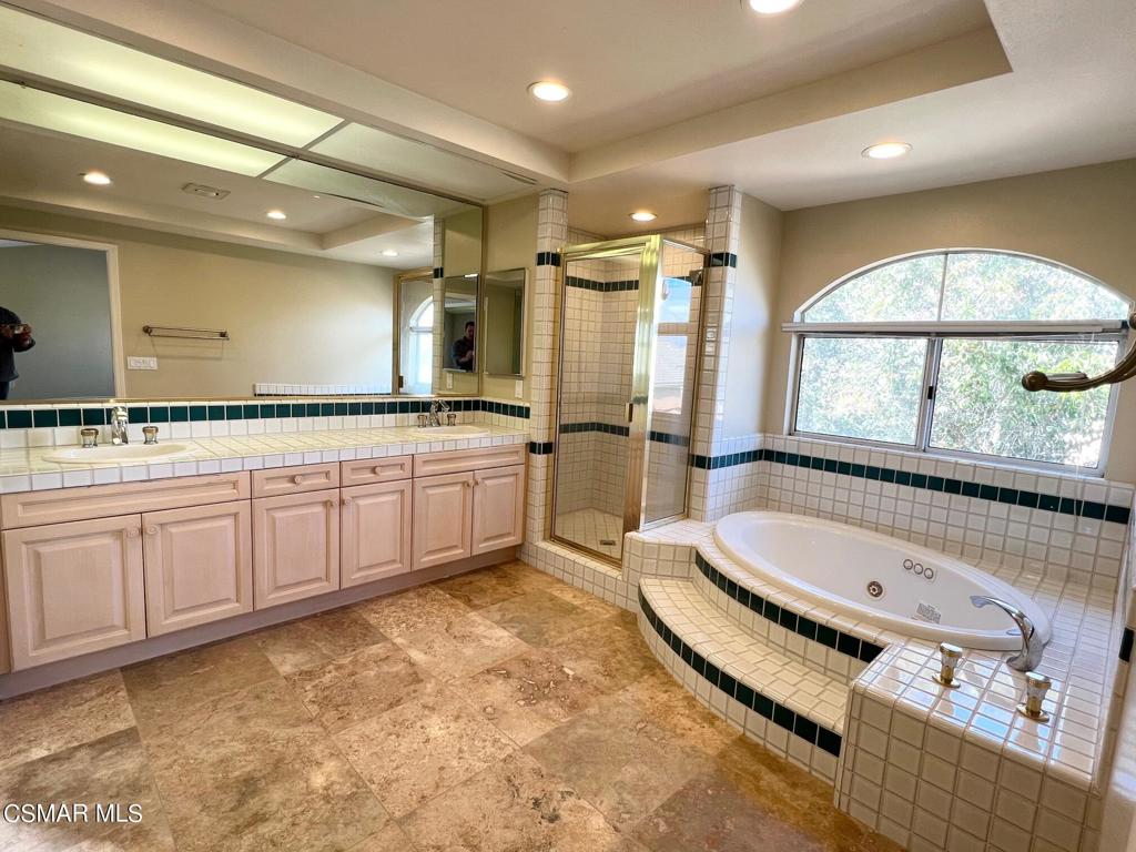 Executive I / Rancho Conejo-390 - 1004342 - Residential Lease