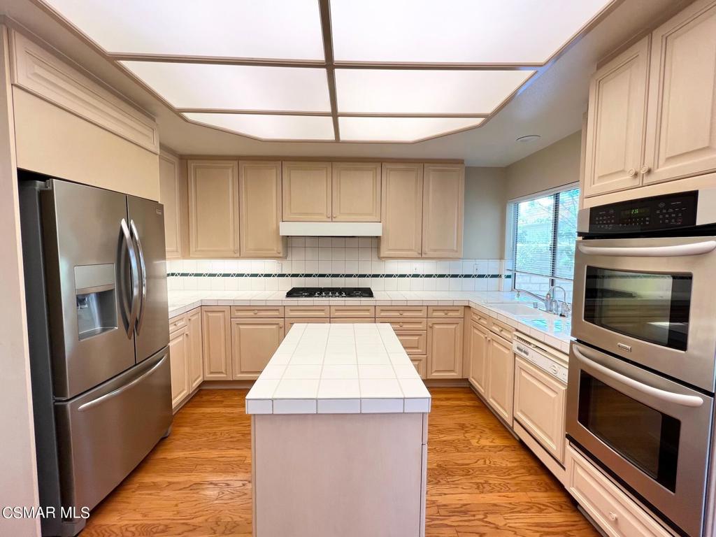 Executive I / Rancho Conejo-390 - 1004342 - Residential Lease