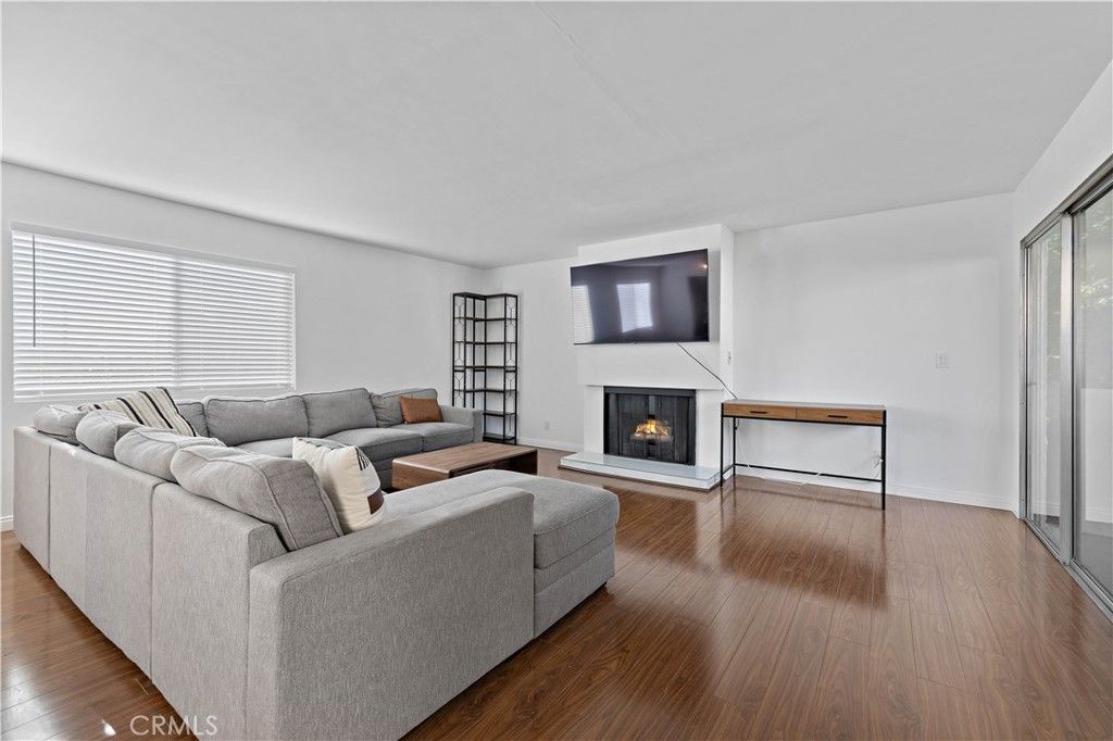 Photo of 15080 Victory #205, Van Nuys, CA 91411 (MLS # SR26010738)