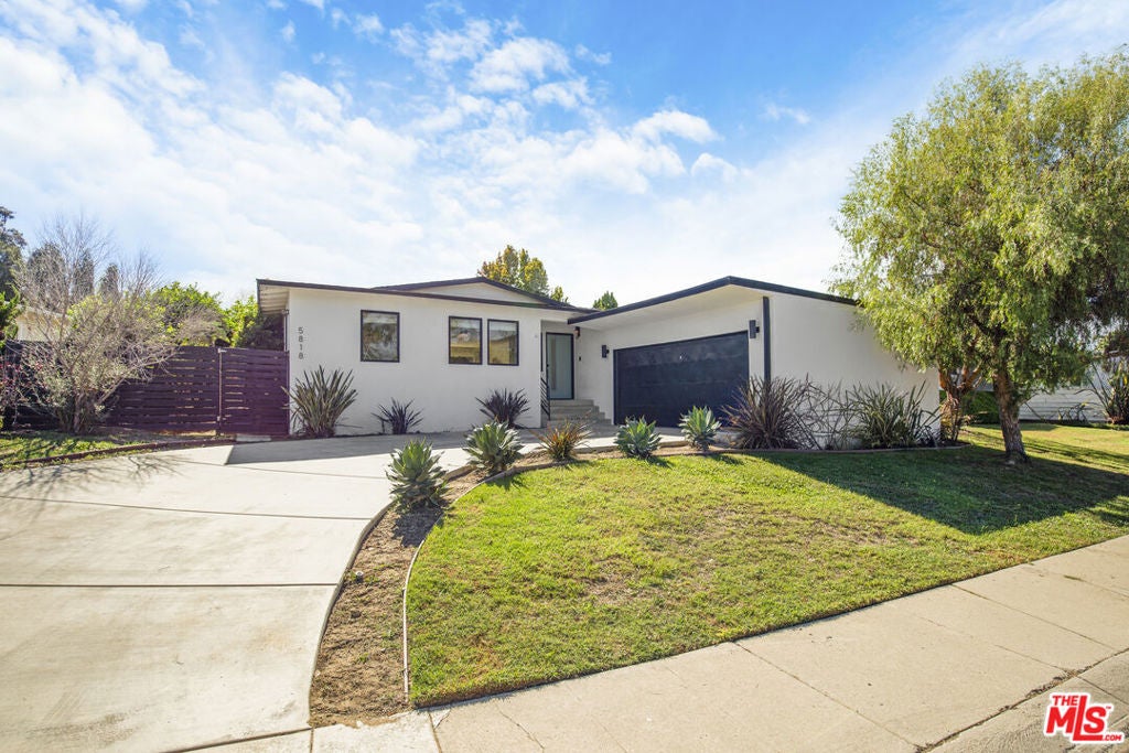 5818 W 78th Place