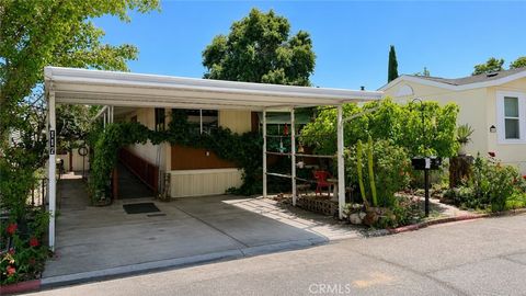Photo of 117 Via Robles, Paso Robles, CA 93446 (MLS # NS26102781)