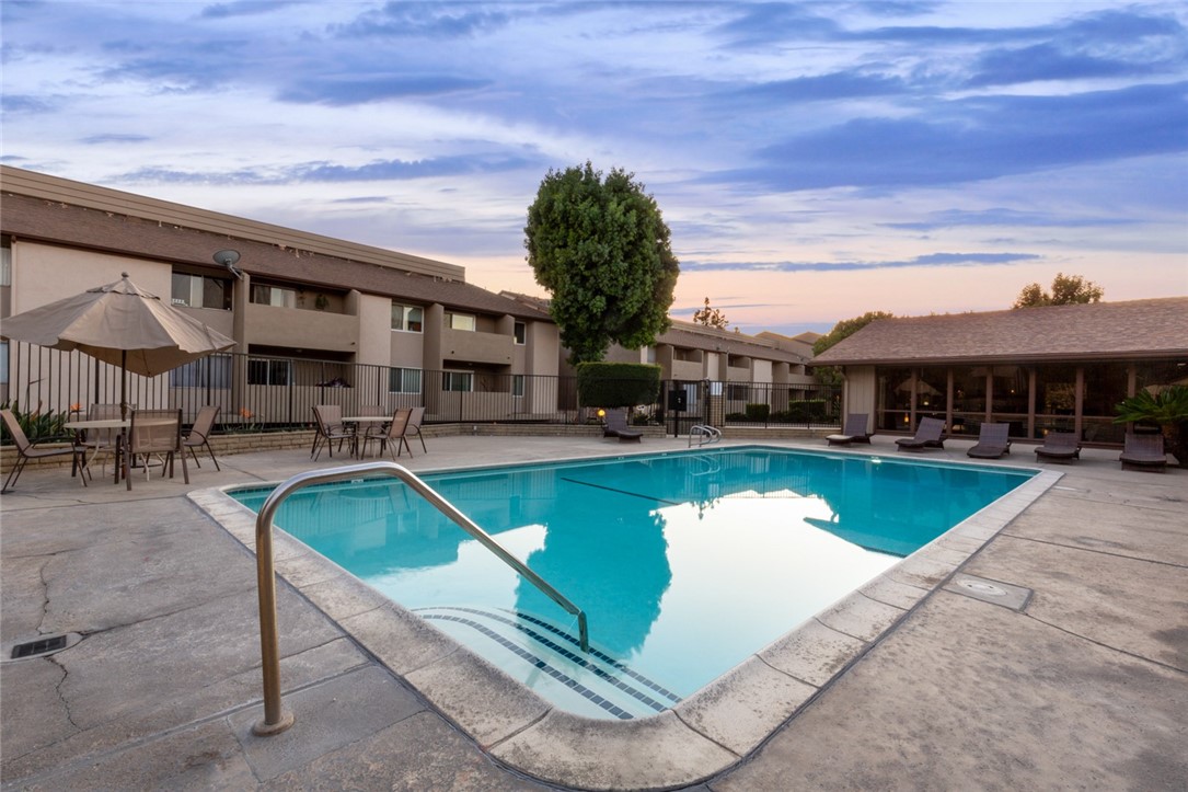Wilshire Westmont HOA - Residential