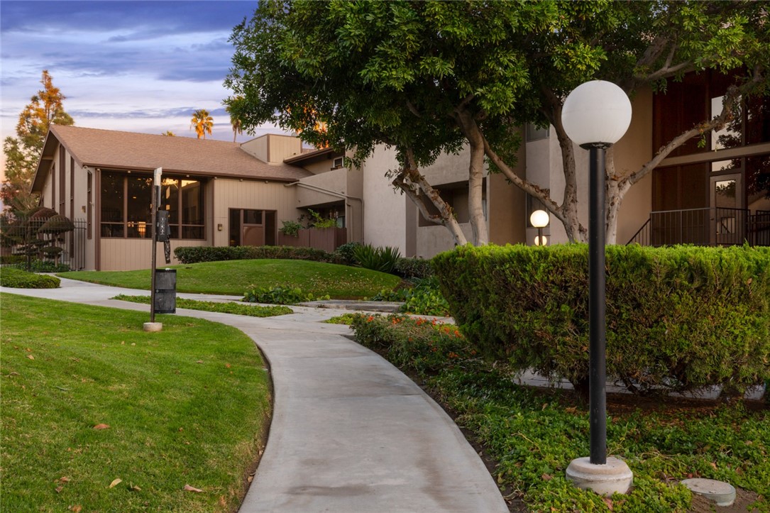 Wilshire Westmont HOA - Residential