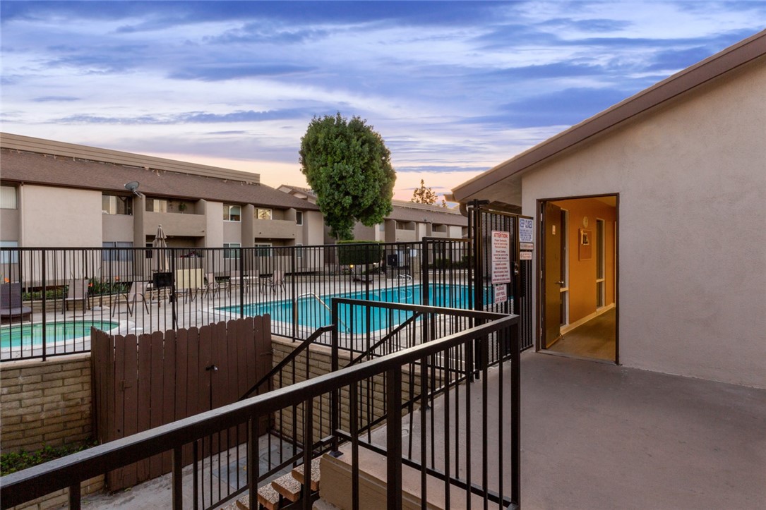 Wilshire Westmont HOA - Residential