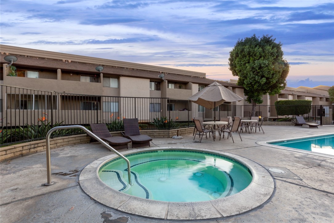 Wilshire Westmont HOA - Residential