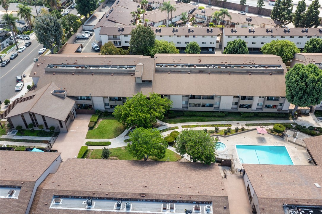 Wilshire Westmont HOA - Residential
