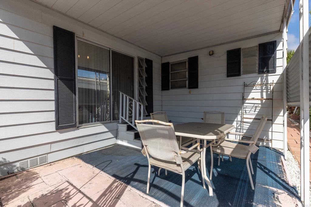 718 Sycamore Ave 202