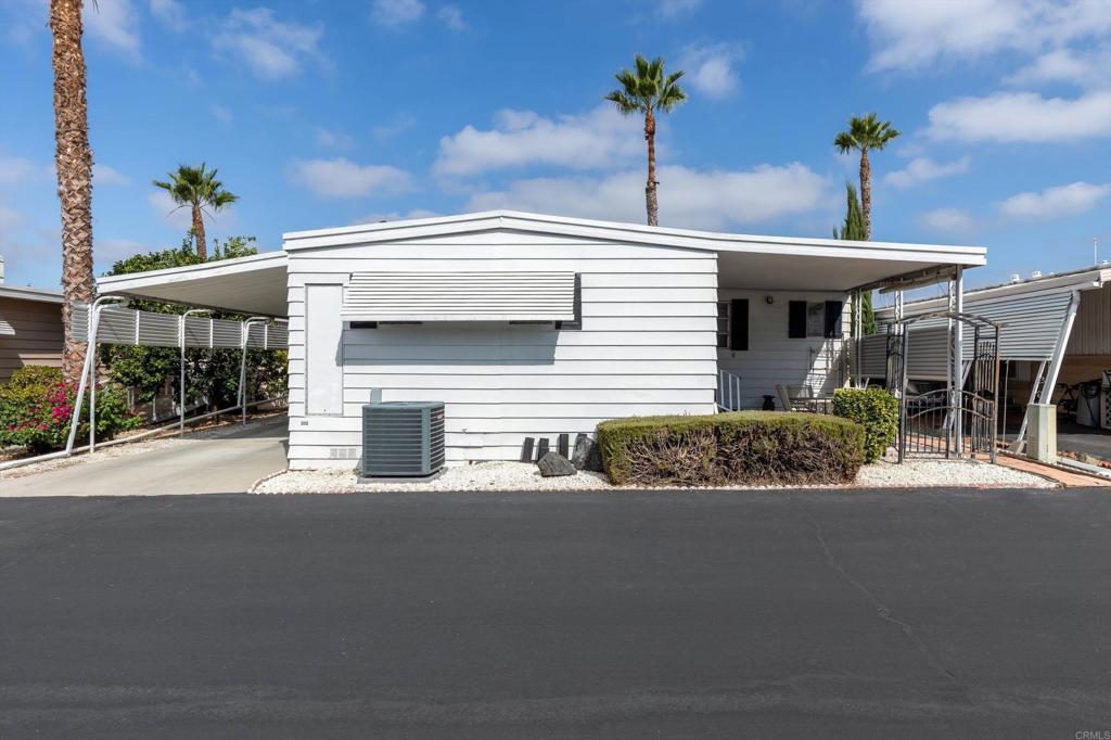 718 Sycamore Ave 202