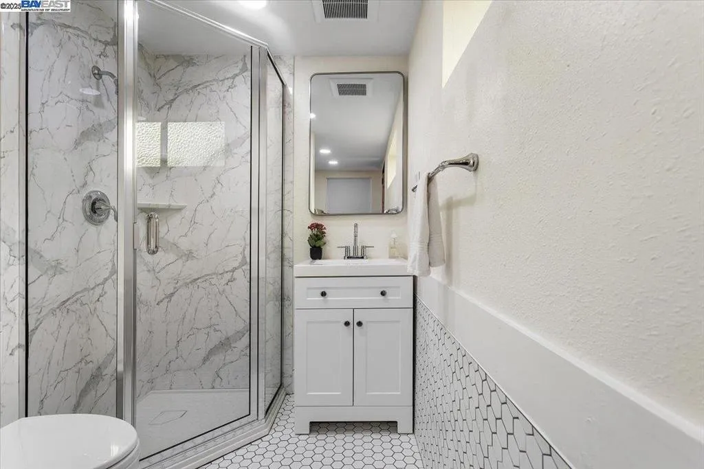 Lafayette, California 94549, United States, 3 Bedrooms Bedrooms, ,2 BathroomsBathrooms,Residential,Active,209967