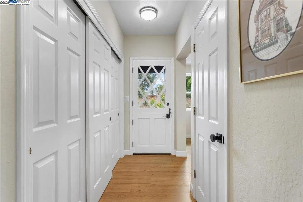 Lafayette, California 94549, United States, 3 Bedrooms Bedrooms, ,2 BathroomsBathrooms,Residential,Active,209967