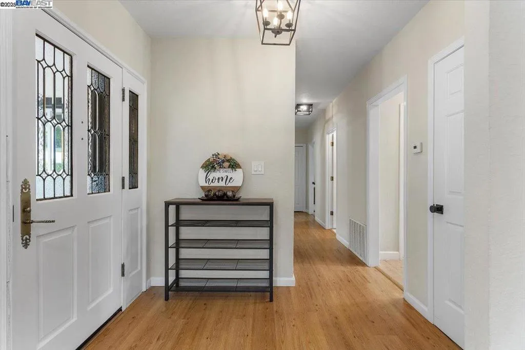 Lafayette, California 94549, United States, 3 Bedrooms Bedrooms, ,2 BathroomsBathrooms,Residential,Active,209967