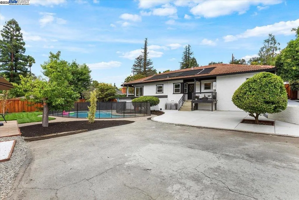 Lafayette, California 94549, United States, 3 Bedrooms Bedrooms, ,2 BathroomsBathrooms,Residential,Active,209967