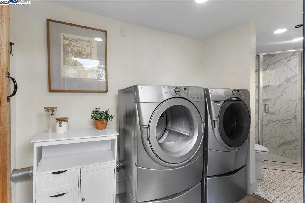 Lafayette, California 94549, United States, 3 Bedrooms Bedrooms, ,2 BathroomsBathrooms,Residential,Active,209967