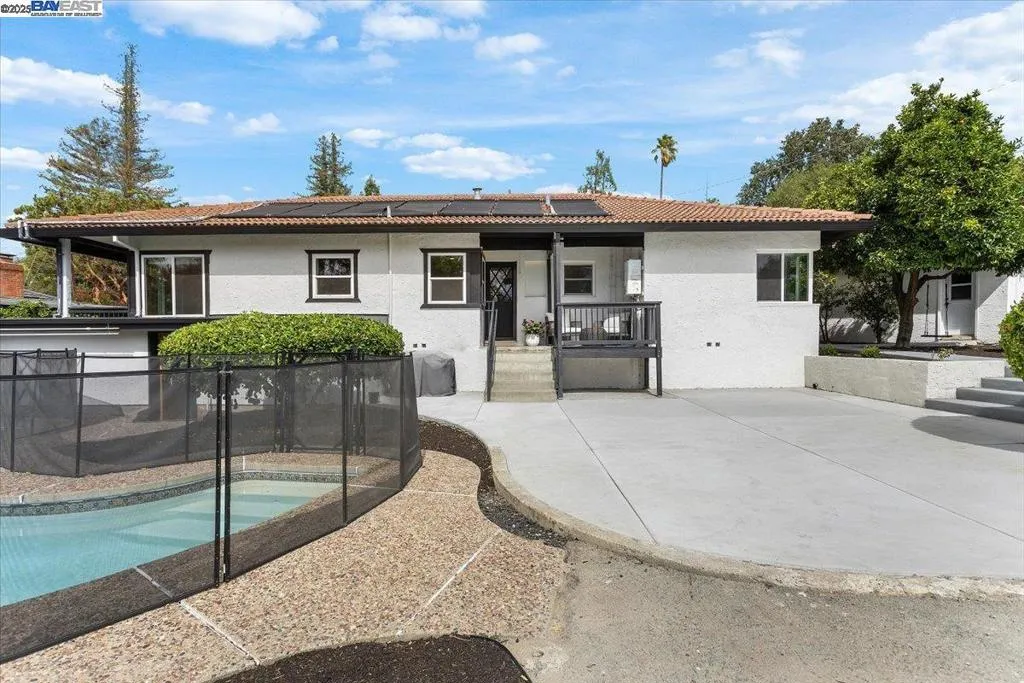 Lafayette, California 94549, United States, 3 Bedrooms Bedrooms, ,2 BathroomsBathrooms,Residential,Active,209967