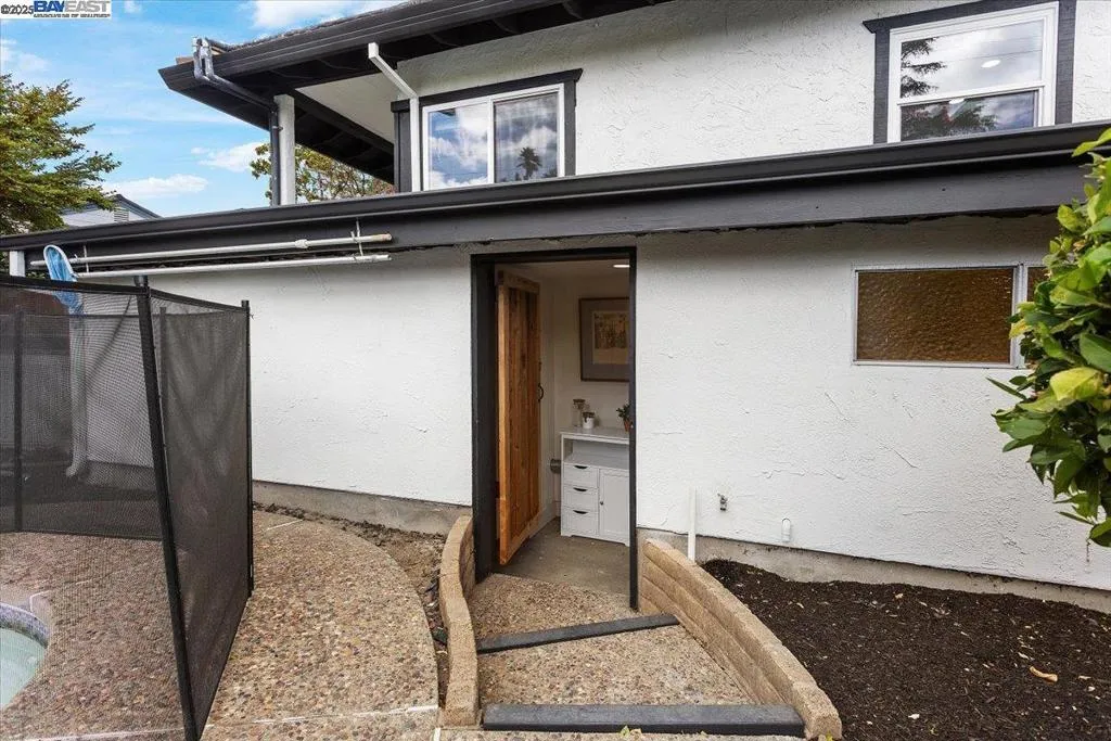 Lafayette, California 94549, United States, 3 Bedrooms Bedrooms, ,2 BathroomsBathrooms,Residential,Active,209967