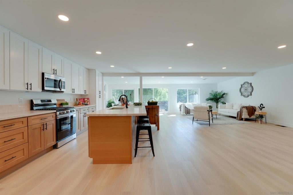 14911 Espola Rd