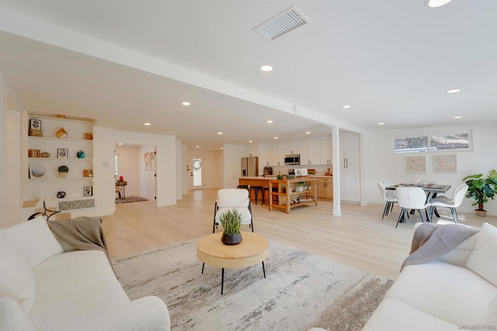 14911 Espola Rd