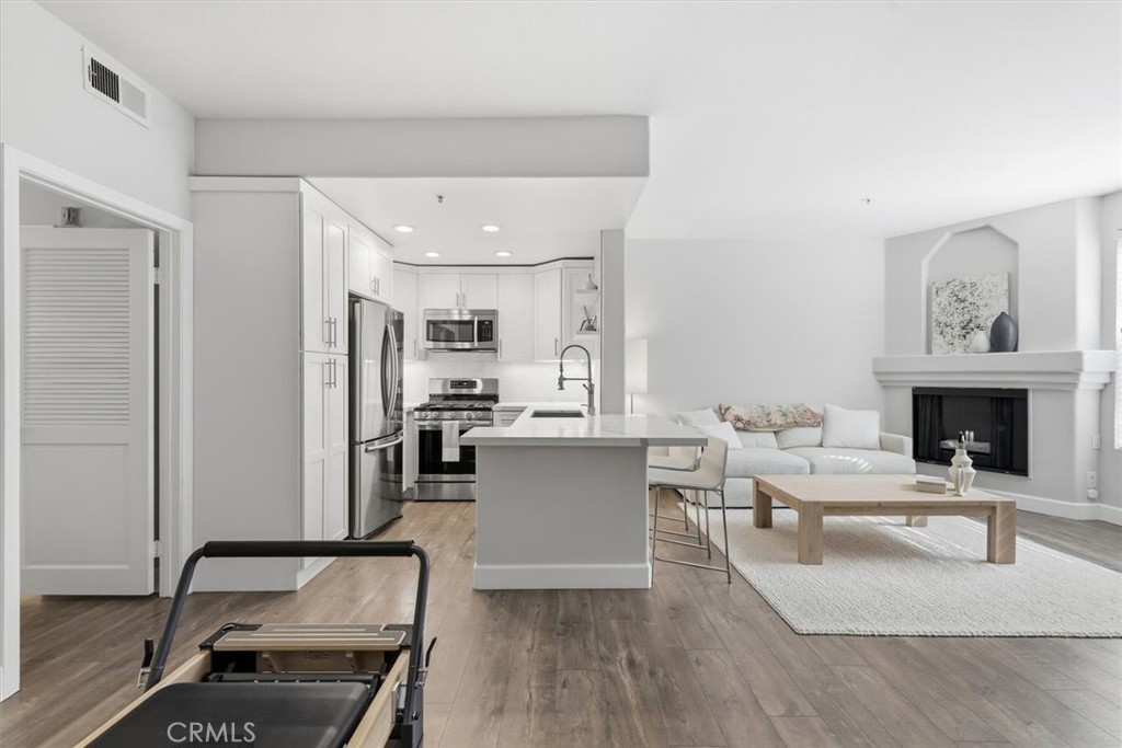 7120 La Tijera Boulevard D101