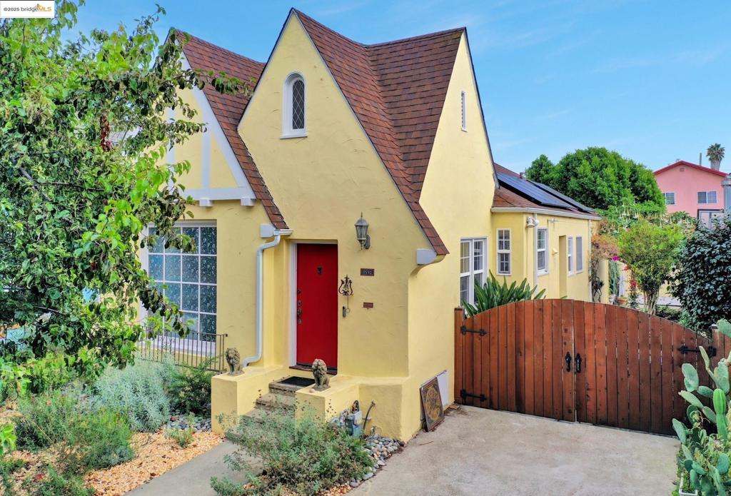 ARROYO PARK - Residential