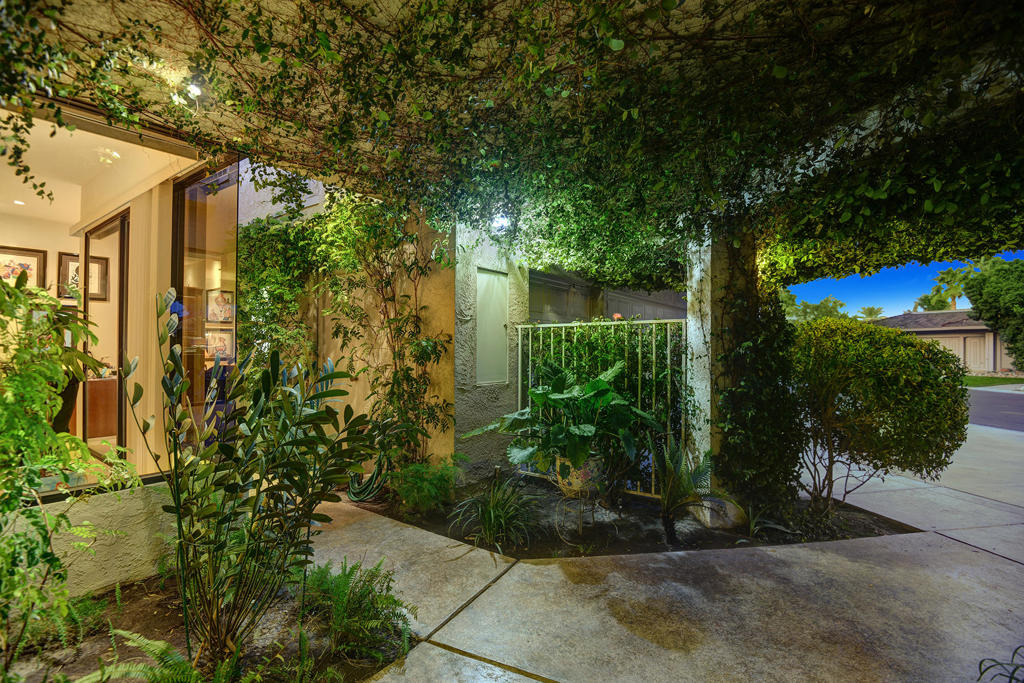 The Springs C.C. - Residential