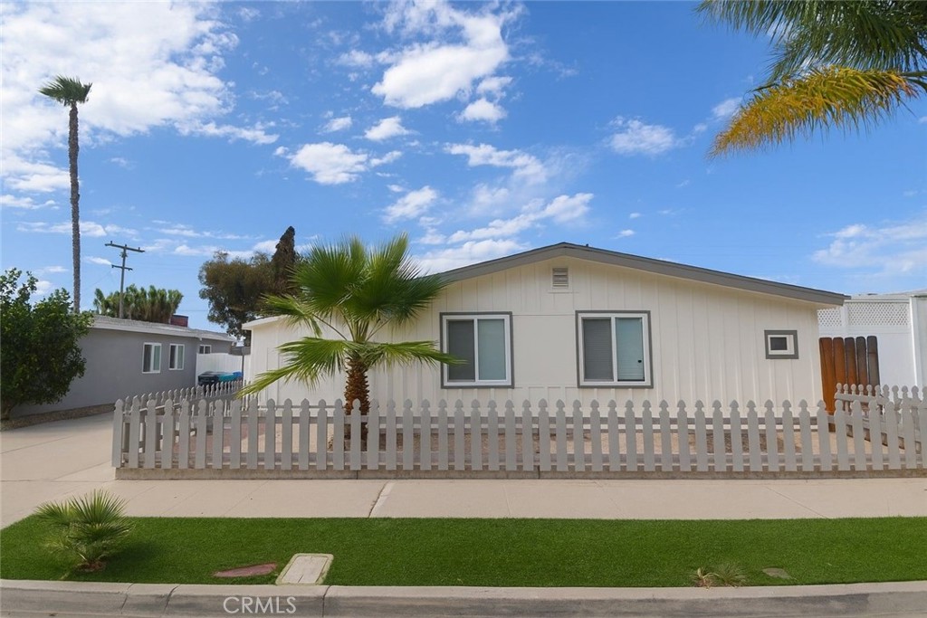 Welcome to 5020 Cole Street, a bright and inviting single-level home in the heart of North Clairemont. This charming4-bedroom, 2 bath residence offers an open floor plan with abundant natural light and a spacious living area featuring warm wood-beam ceilings and a cozy fireplace.
The kitchen provides plenty of workspace, storage, and stainless-steel appliances, opening to the family room for easy entertaining. Sliding doors lead to a private, low-maintenance backyard, ideal for outdoor dining and relaxation.
Enjoy the convenience of a level lot (Topography: LL), an attached 2-car garage, and a location just minutes from shopping, schools, and beaches. Easy access to I-5 and 52 freeways, La Jolla, UCSD, and UTC.
This well-cared-for home combines comfort, functionality, and excellent central San Diego living-ready for your personal touch and next chapter.