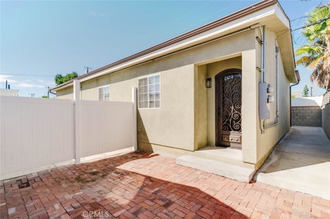 Photo of 7947 Woodman Avenue, Panorama City, CA 91402 (MLS # SR26199000)