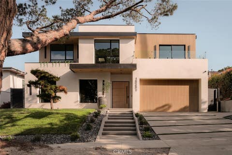 Photo of 13231 Warren AVE, Los Angeles, CA 90066 (MLS # OC26114654)