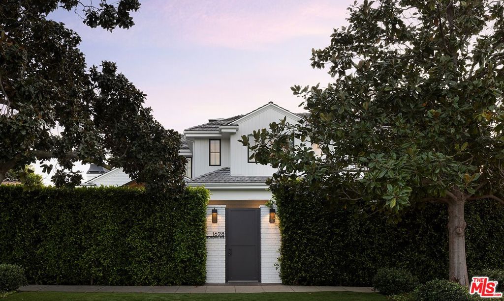 1628 Georgina Avenue
