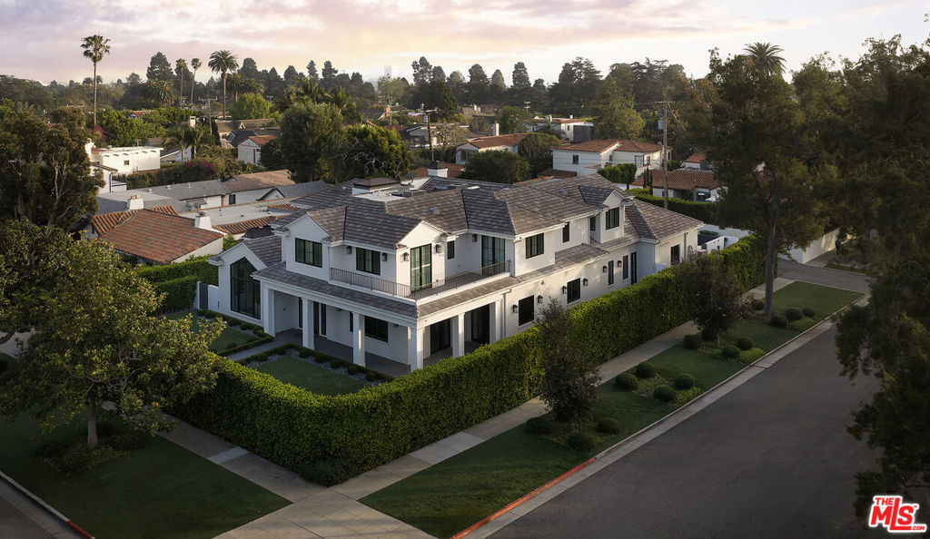 1628 Georgina Avenue