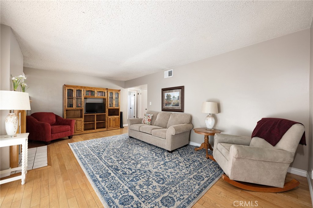 4418 West Tiller Avenue