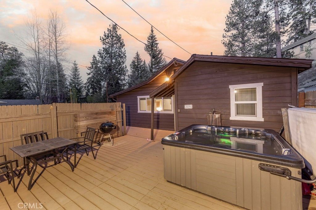 Photo of 986 Cameron Drive, Big Bear Lake, CA 92315 (MLS # IG26084394)