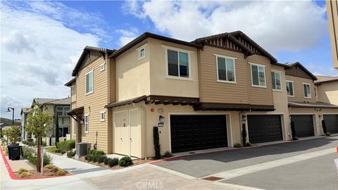 Photo of 39389 Corvina Ln, Temecula, CA 92591 (MLS # SW26089898)