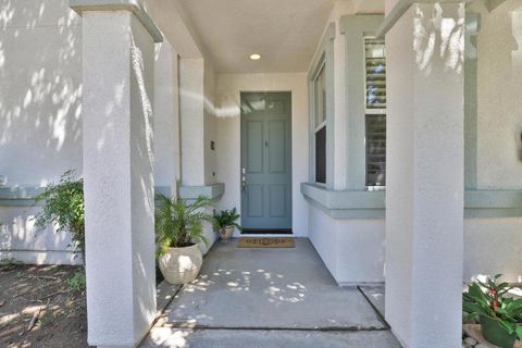 Photo of 840 Monarch Circle, San Jose, CA 95138 (MLS # ML82054905)