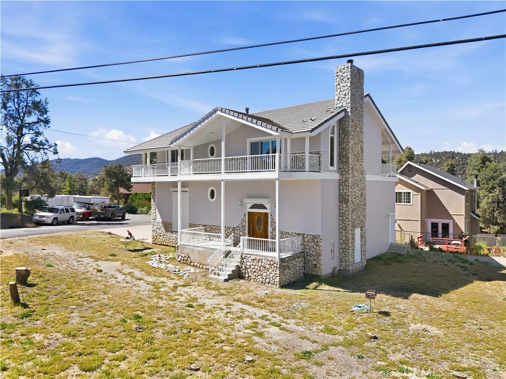 8905 Deer Trail