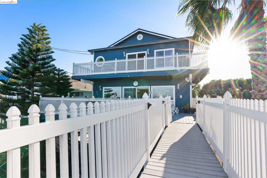 WATERFRONT - Residential