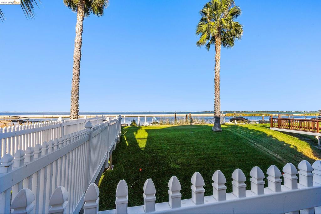 WATERFRONT - Residential