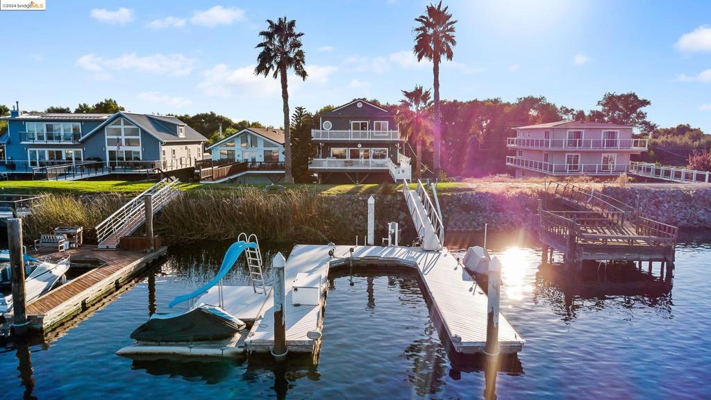 WATERFRONT - Residential