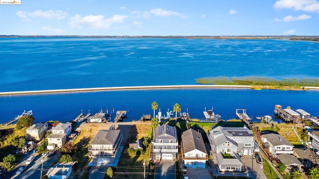 WATERFRONT - Residential